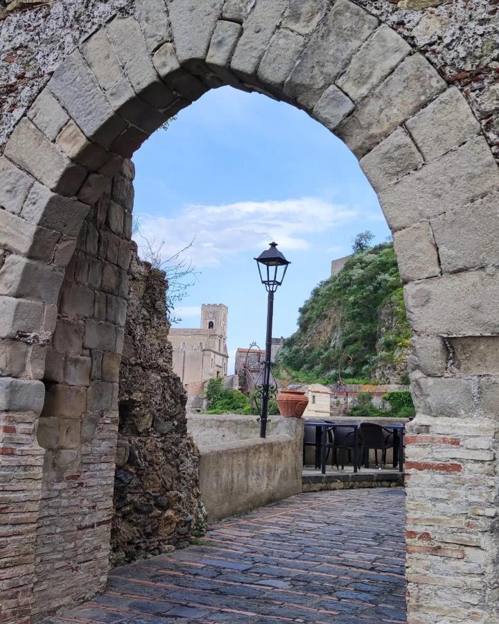Torrevarata Vacanze Villa Santa Teresa Di Riva Bagian luar foto